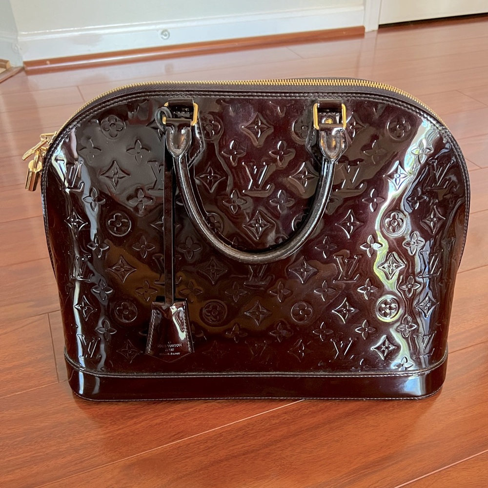 Louis Vuitton Vernis 'Alma GM' Handbag